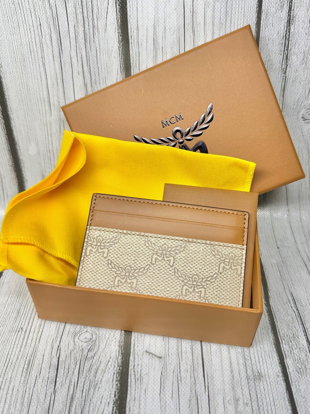 BRAND NEW MCM Himmel Mini Lauretos Card Case
